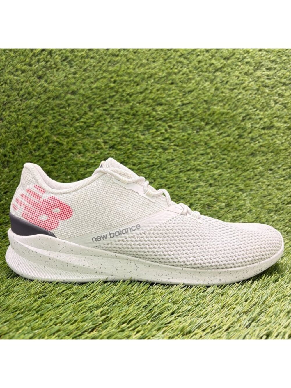 New Balance District Run Mens Size 12 White Red Athletic Running Shoes Sneakers